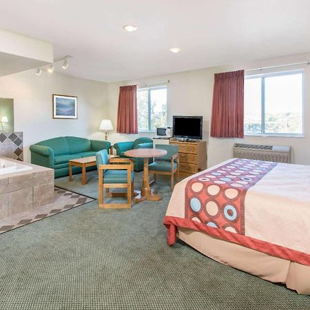 Super 8 By Wyndham West Middlesex/Sharon Area Hotel Bagian luar foto