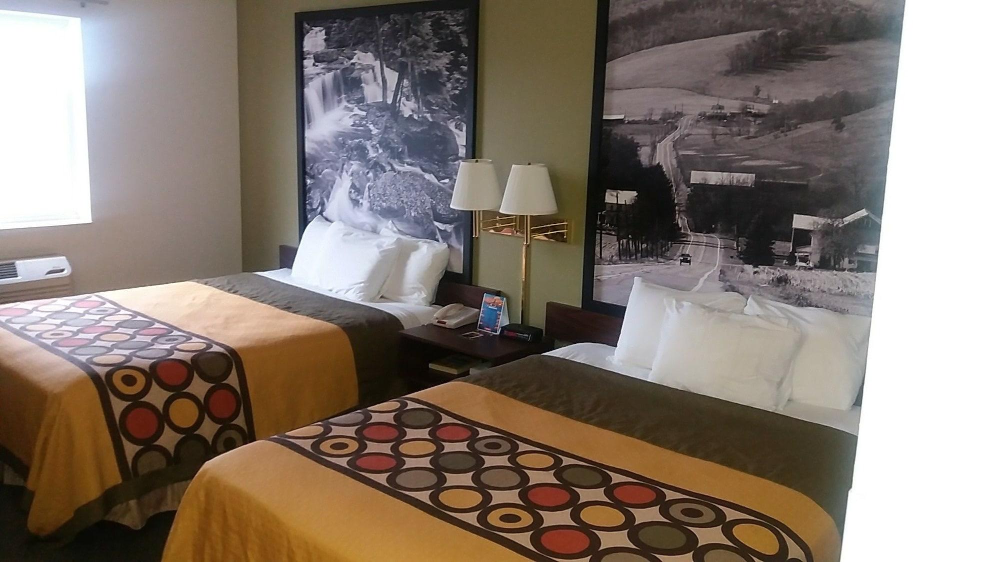 Super 8 By Wyndham West Middlesex/Sharon Area Hotel Bagian luar foto