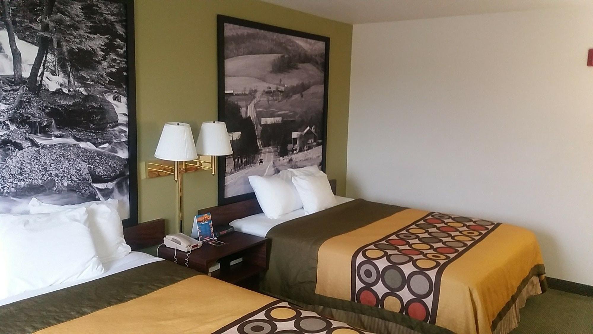 Super 8 By Wyndham West Middlesex/Sharon Area Hotel Bagian luar foto