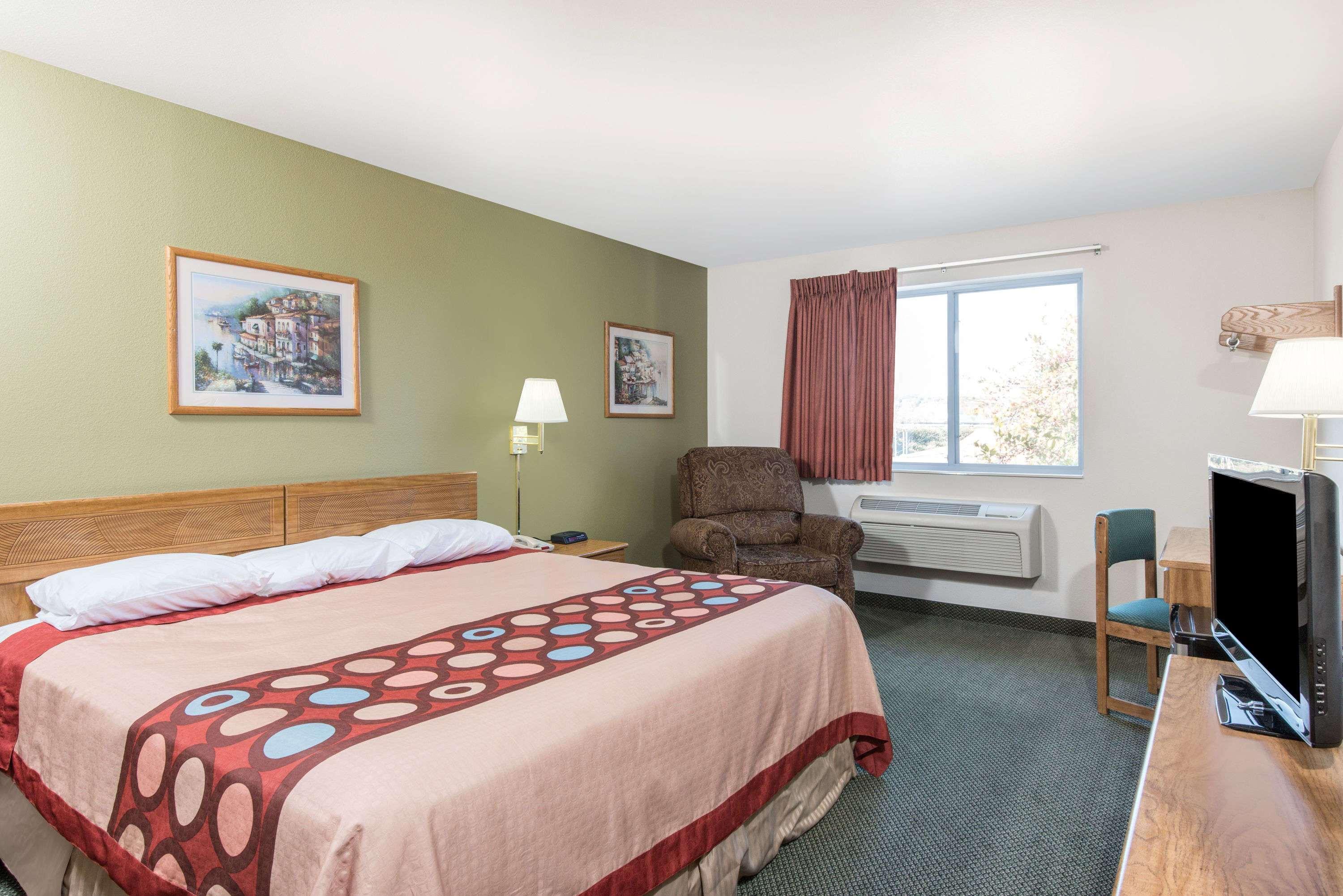 Super 8 By Wyndham West Middlesex/Sharon Area Hotel Bagian luar foto