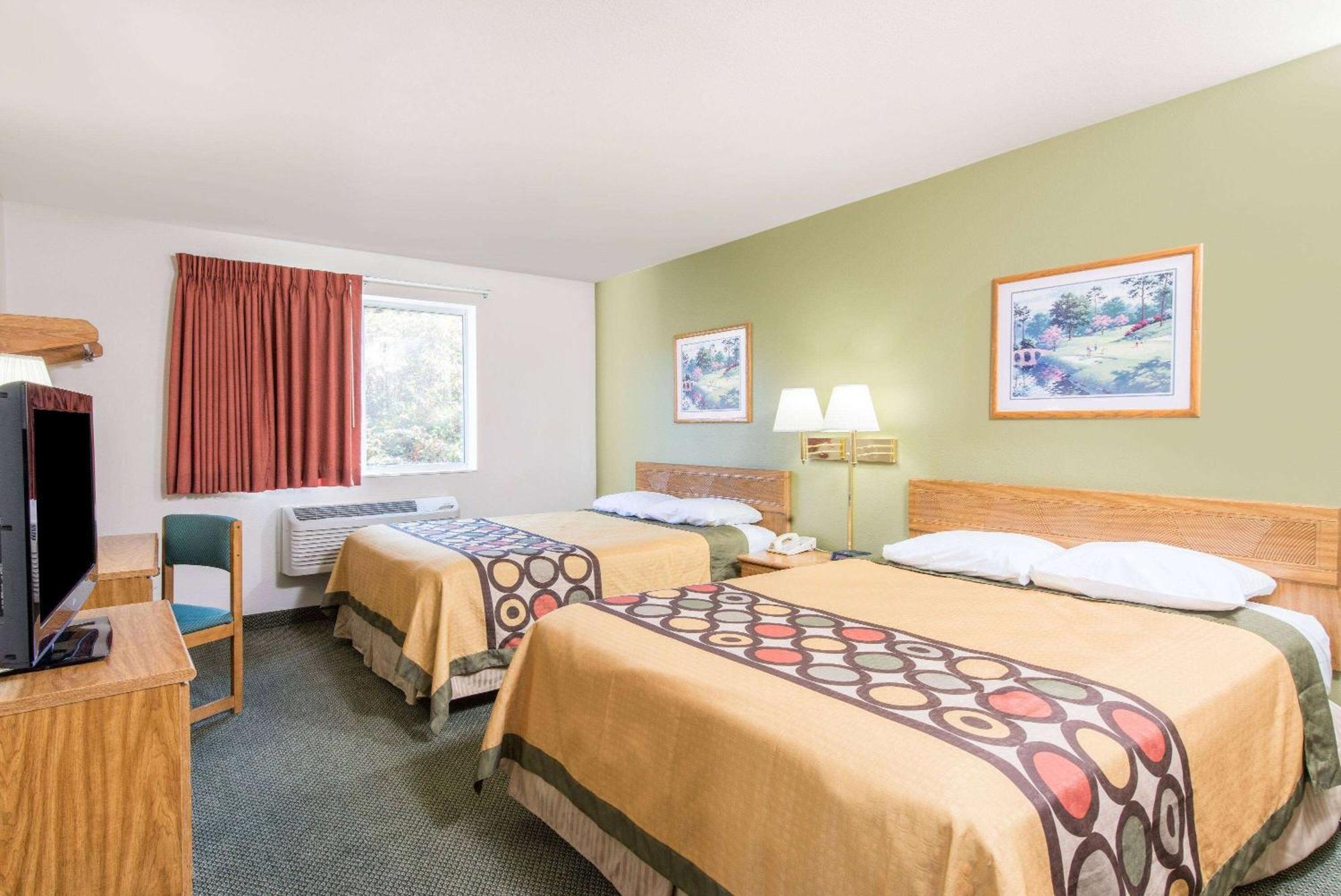 Super 8 By Wyndham West Middlesex/Sharon Area Hotel Bagian luar foto